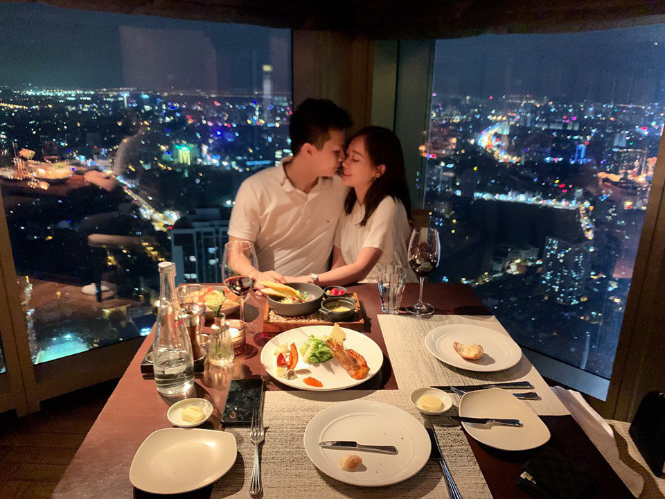 hẹn hò thầm kín